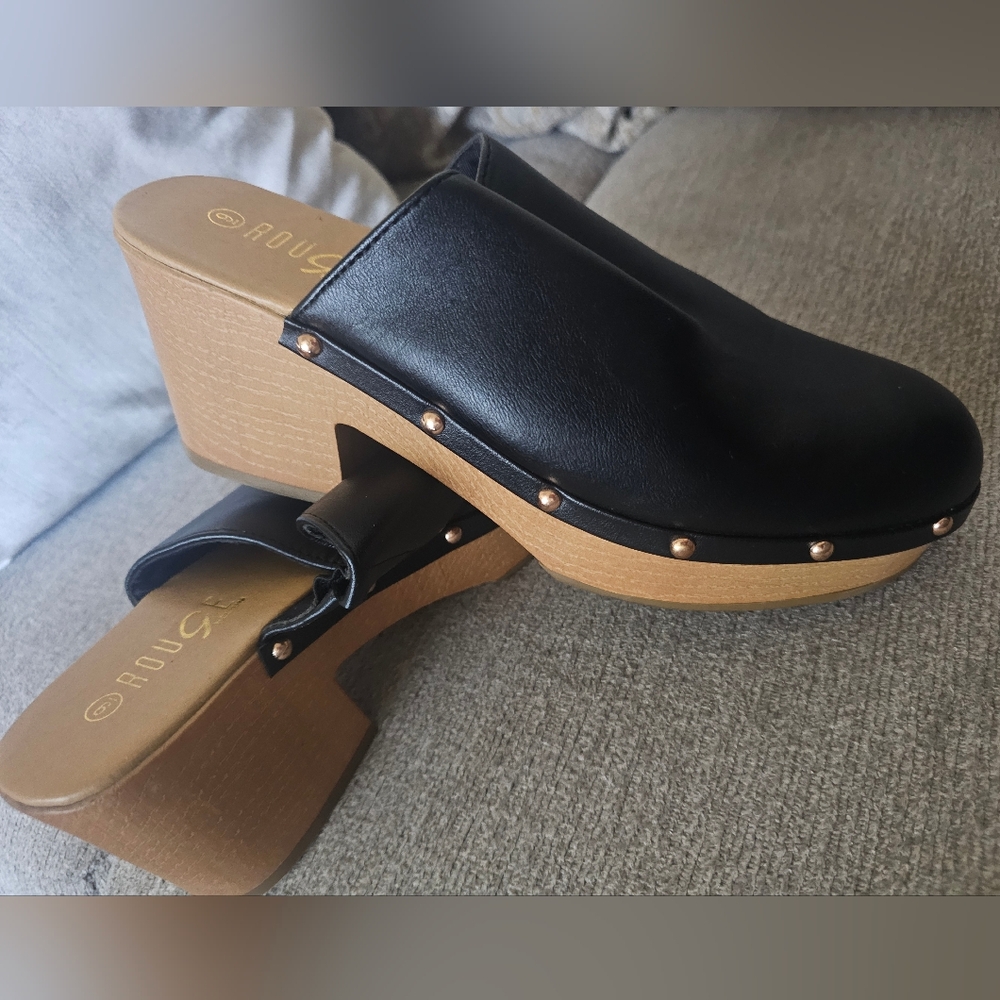 LIKE NEW SIZE 9